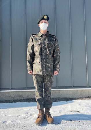 BTS' Jin completes basic military training