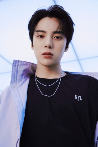 Minhyuk from MONSTA X shows off charm for NFL photo shoot