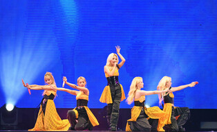 (G)I-DLE performing on 'Taiwan Television Enterprise's New Year's Eve television special SUPER STAR'