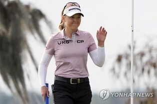 클럽 바꾼 헨더슨·코다, LPGA 개막전 첫날 1·2위