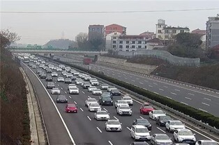 "코로나 감염될라" 중국 승용차 이용 춘제 귀향객 급증