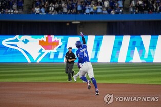 토론토 홈구장 로저스센터, 펜스 당긴다…좌타자에게 유리