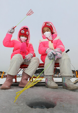 [Moment to Focus] Ice fishing