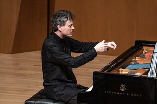 폴 루이스, 슈베르트 피아노 소나타로 내한 독주회