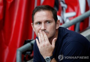 EPL 19위 에버턴, 램퍼드 감독 1년 만에 경질