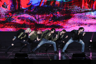 TXT performing title track at media showcase of 5th mini album 'TEMPTATION'