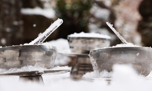 [픽! 진안] 마이산 탑사 정화수에 맺힌 '역고드름'