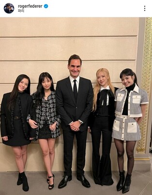 Federer, king of tennis, pictures with BLACKPINK "My kids like them”
