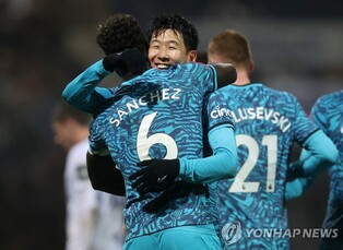 '멀티골' 손흥민 향한 지지…토트넘 "의심 말라"·케인 "잘했어"