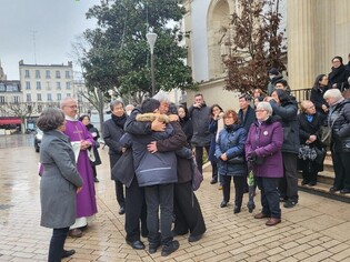 '은막의 전설' 윤정희, 파리서 영면…딸 "엄마는 정신적 구세주"
