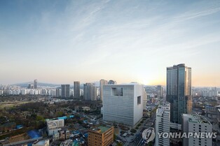 Amorepacific Group swings to profit in Q4