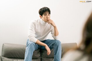 Yoo Yeon-seok shows off charm in pictorial of Harper's Bazaar magazine