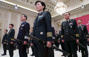 [Moment to Focus] Yoon attends ceremony for new generals