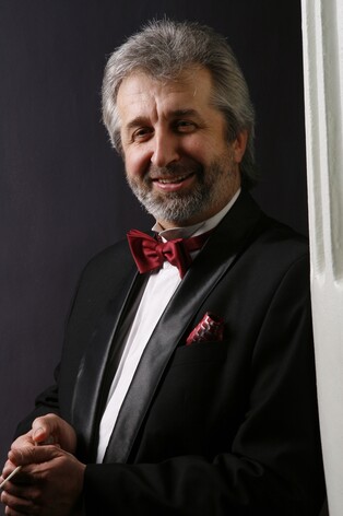 우크라이나 출신 지휘자 유리 얀코 "음악이 우리의 전선 되기를"