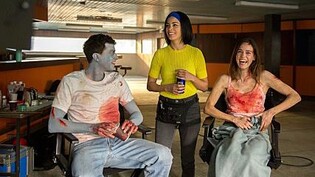 기막힌 좀비물 촬영기…'카메라를 멈추면 안 돼! 프랑스…'