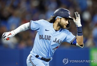 MLB 토론토 보 비셋, 3년 연장 계약…몸값 줄다리기 피했다