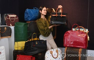 홍콩 재벌, 명품 핸드백 77개 경매 완판…낙찰가 40억원 넘어