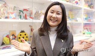 "빨리 통일돼 북한 어린이들과 예쁜 색종이 맘껏 접고 싶어요"