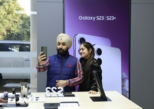 [Moment to Focus] Samsung releases Galaxy S23 phone globally
