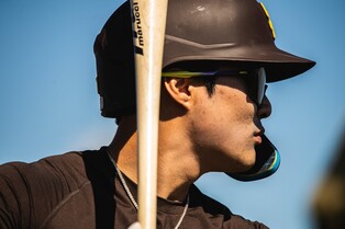 '빅리그 3년차' 김하성, 스프링캠프 첫날 출석…수비·타격 훈련