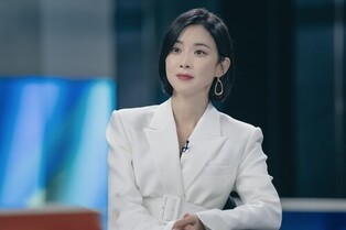 Lee Bo-young dishes about her role in JTBC’s office drama ‘Agency’