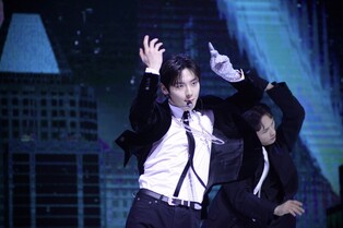 Performance photo of 'Hidden Side' during media showcase of Hwang Min-hyun's first mini album 'Truth or Lie'