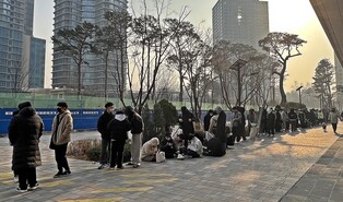 빵집앞 게임팬 200명…팝업스토어 '오픈런' 열광 이유는