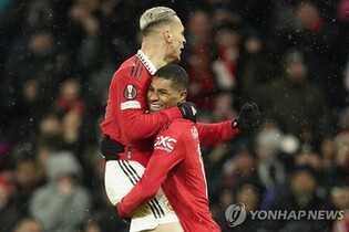 맨유, UEL서 레알 베티스에 4-1 쾌승…리버풀전 0-7 참패 극복
