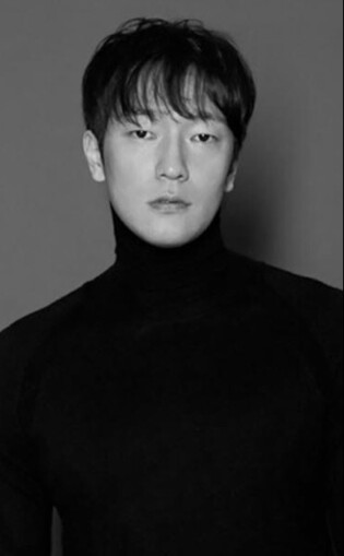Son Suk-ku to return to theater stage with new play in June