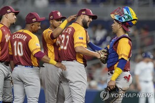 [WBC] 베네수엘라, '전 두산' 스탁 난타…이스라엘 잡고 D조 1위 확정
