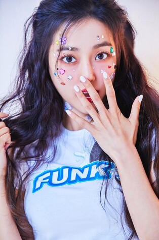 Jang Yeeun releases single 'Strange Way to Love'