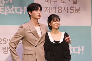 Group photos from press conference of KBS2 weekend drama 'The Real Deal'