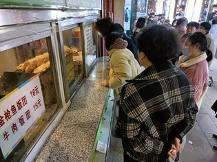 붕어빵 즐기고 막걸리 '벌컥'…中선양 한인타운 중국인 '북적'