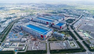 (News Focus) Samsung's chip biz is likely to report losses, defies pressure to rein in output