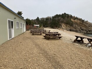 '천연기념물' 백령도 콩돌해안에 불법건축물 수년째 방치