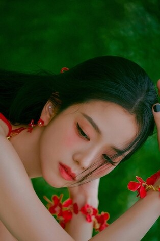 BLACKPINK Jisoo's 1st solo single hits record 1.24 mln copies in preorders