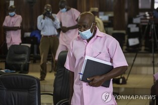 영화 '호텔 르완다' 실제 주인공, 석방 후 미국 도착
