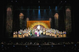 첨단기술로 동화적 환상 구현한 무대에 성악가들 '개그본능'까지