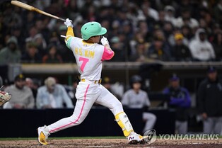 김하성, 3타수 3안타 1득점…샌디에이고는 개막 2연패