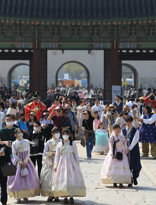 [Moment to Focus] Spring in Gyeongbok Palace