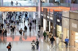Online shopping up 7.5 pct on surging demand for travel