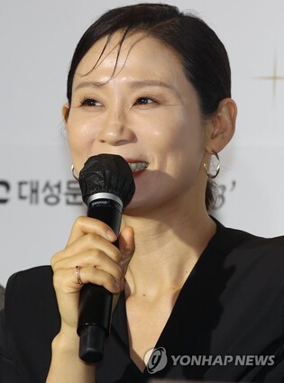 ‘Dream Palace’ Kim Sun-young wins Best Actress Award at Asian Film Festival