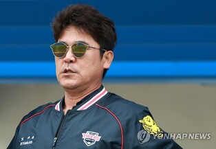 KBO asks prosecutors to investigate ex-GM over bribery allegations