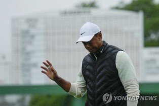 우즈, 23회 연속 마스터스 컷 통과…한국 선수 4명 전원 3R 진출
