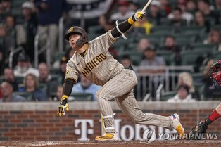 Padres' Kim Ha-seong hits 2nd homer of season in rout