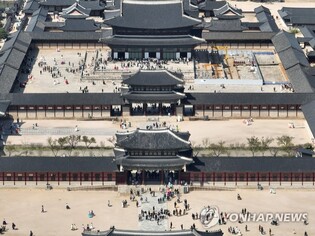 S. Korea's new COVID-19 cases bounce back to over 10,000
