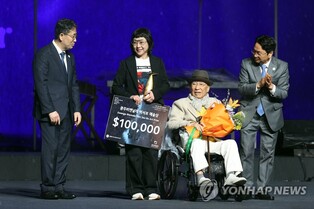 광주비엔날레 재단 "박서보 예술상, 후배 응원위해 제정"