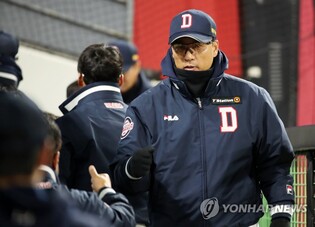 KBO club manager wants players to make opponents 'feel uncomfortable' on base paths
