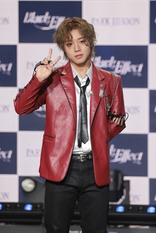 Singer and actor Park Ji-hoon says he has no other choice but to work hard for fans