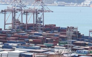 S. Korea's ICT exports dip at fastest pace in 14 yrs in March
